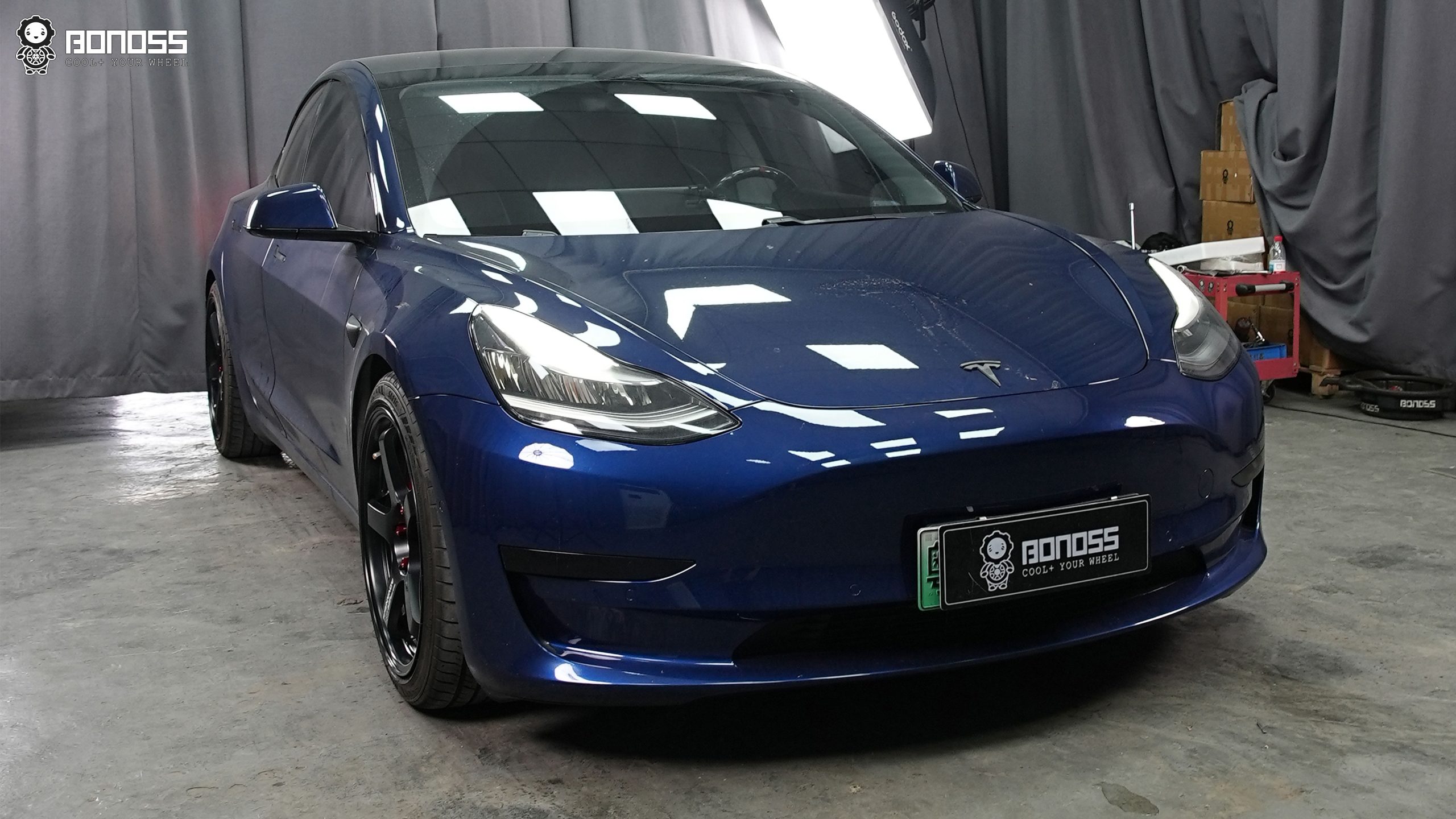 فواصل العجلات المُصنعة من BONOSS ذات التبريد النشط لتيسلا موديل 3 2019: 18 ملم للأمام / 25 ملم للخلف
