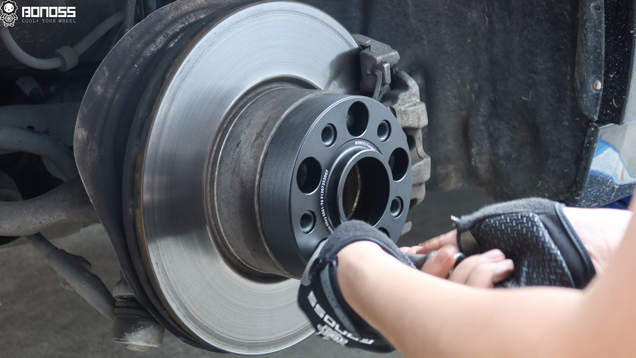 BONOSS Forged Active Cooling 5x120 Wheel Spacers 35mm Before and After for BMW 3 Series F30 (9)