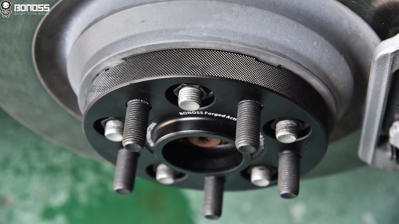 BONOSS Forged Active Cooling Tesla Model 3 Wheel Spacers 25mm Before and After (2) BONOSS Forged Active Cooling Tesla Model 3 Wheel Spacers 25mm Before and After (2)