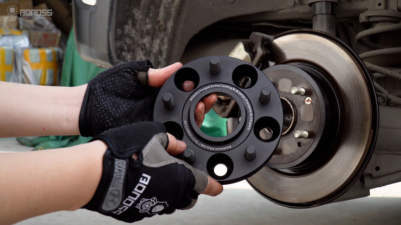 Are 1 Inch 2022 Honda HR-V Wheel Spacers Safe BONOSS 25mm Wheel Spacers Before and After (3)
