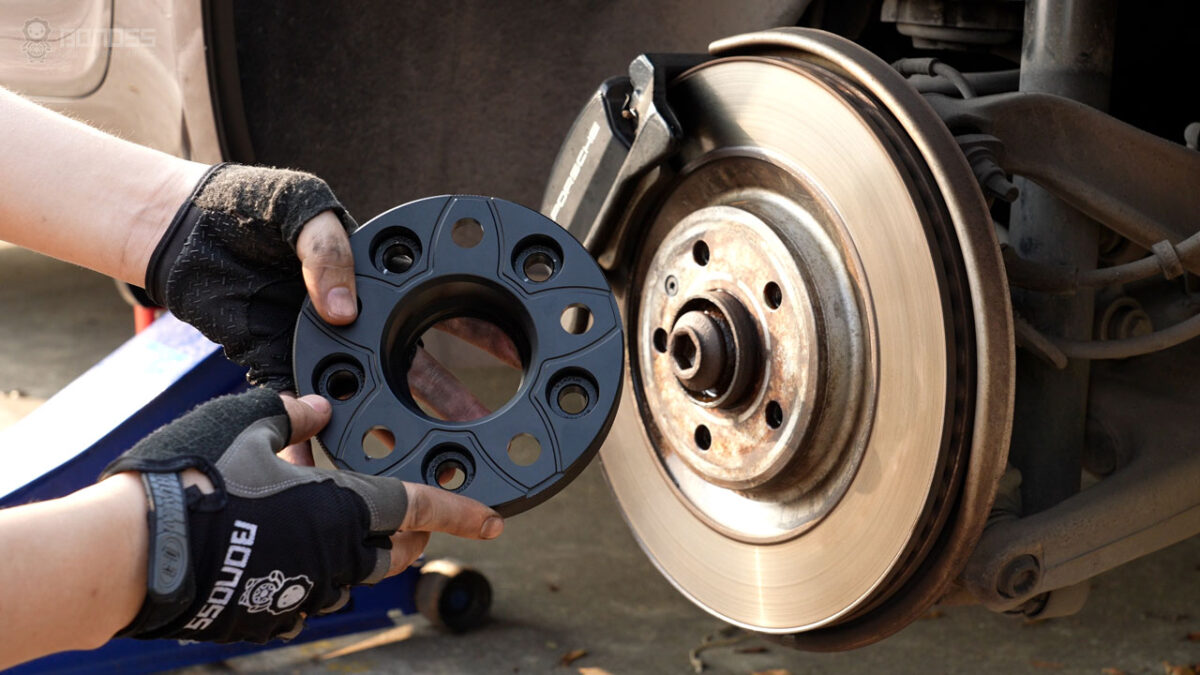 Are 2022 Porsche Macan Wheel Spacers Worth It?