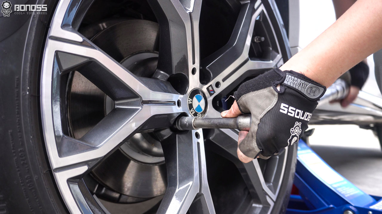 How to Properly Torque 2022 BMW iX Lug Bolts BMW Wheel Bolt Torque Tire Bolts