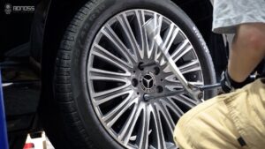 How to Install BONOSS Wheel Spacers on Mercedes-Benz E300-xu (4)
