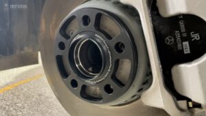 What Difference After 15mm Wheel Spacers on Mercedes-Benz E300？-xu (7)
