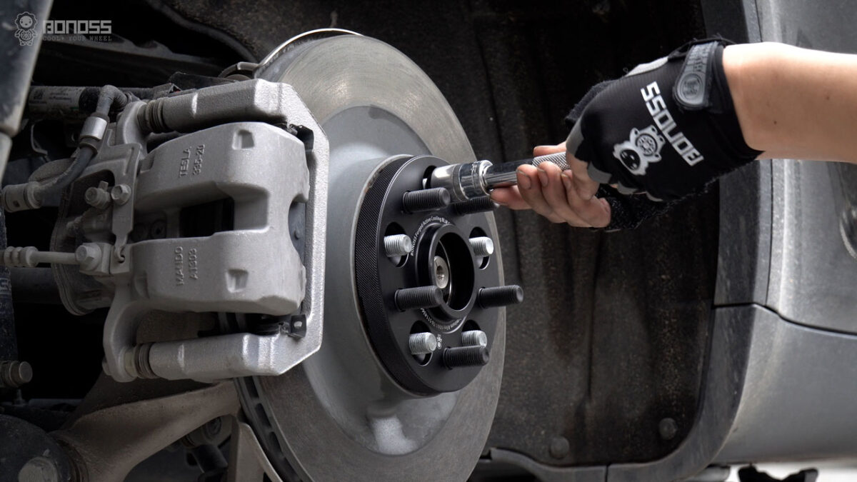 Are 2023 Tesla Model Y Wheel Spacers Safe for Daily Driving?