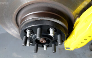 Are 25mm Tesla Model S Wheel Spacers Safe for Daily Driving BONOSS Forged Side Knurling Performance Spacers ISO Grade 10 Wheel Nuts CHZ (1)