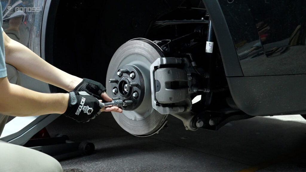 Will Use Tesla Model Y Wheel Spacers Rear Only Casue Shaking?