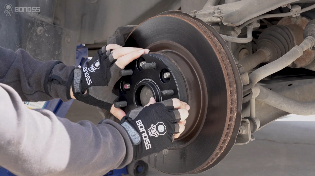 How to install Mitsubishi wheel spacers?