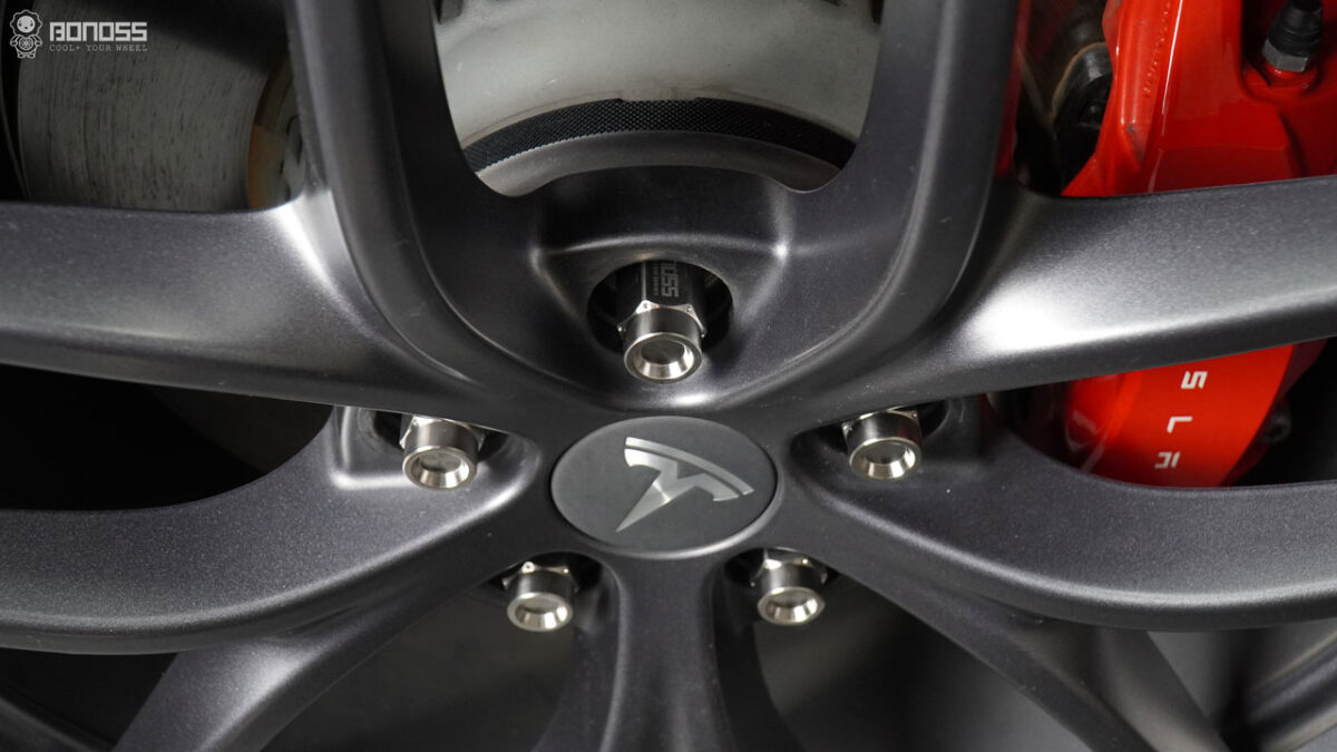 Are Aftermarket 2024 Tesla Model S Lug Nuts Safe to Use?