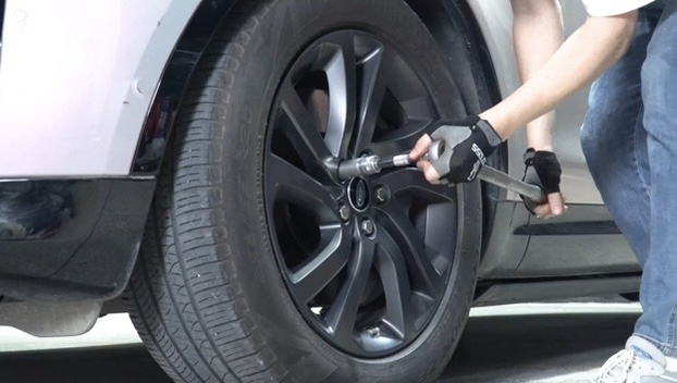 5 steps to install Range Rover Velar wheel spacers (step-by-step guide)