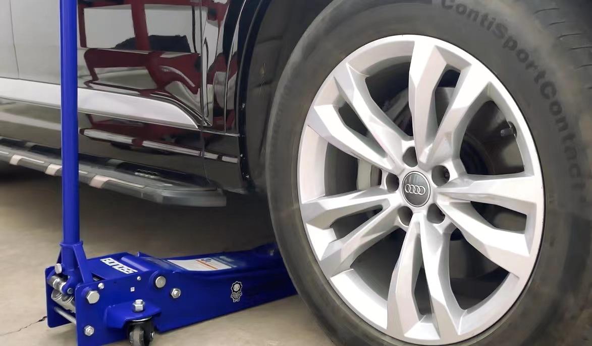 Can I drive 2023 Audi R8 V10 with wheel spacers?