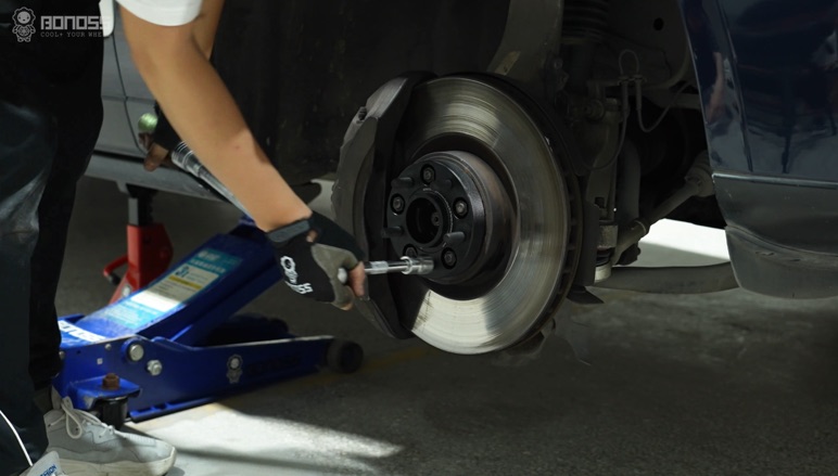 Are LR4 wheel spacers safe for 4×4？