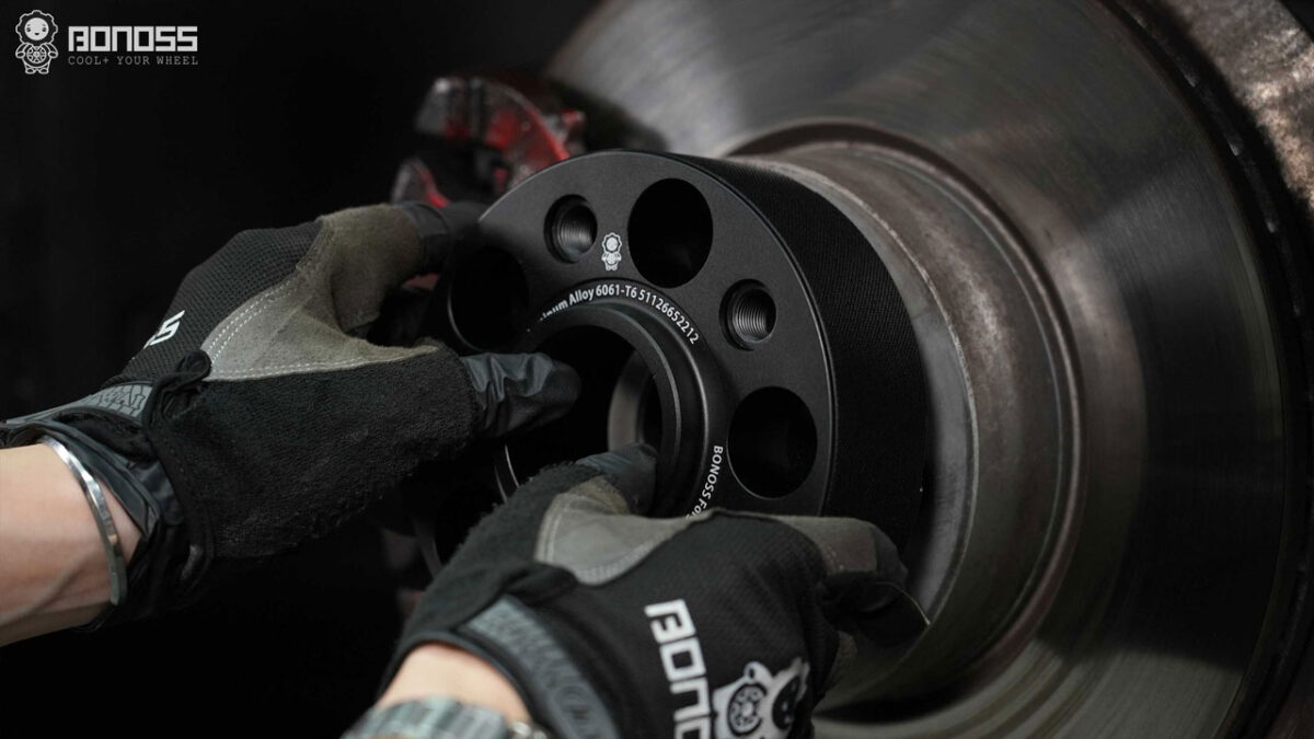 BONOSS Active Cooling BMW 2inch Wheel Spacers Before and After for 4 Series G26 M4 Wide