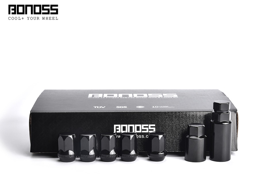 How many lug nuts is a Range Rover?