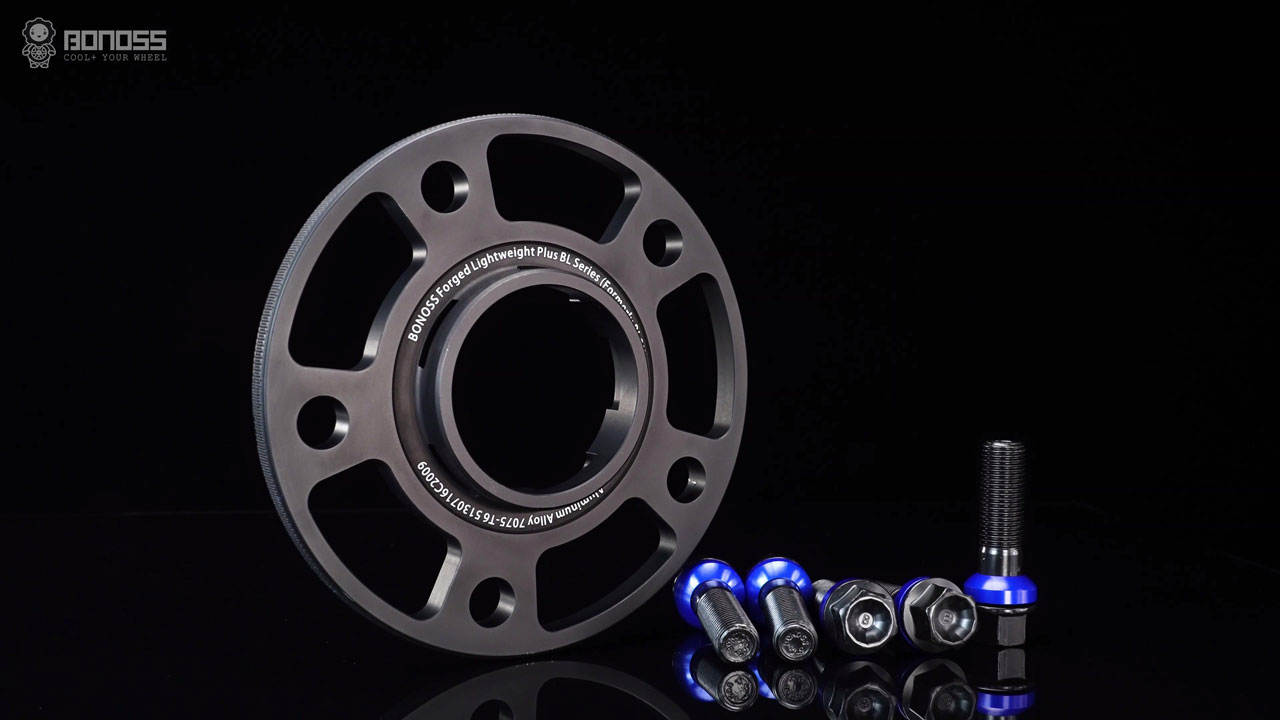 BONOSS Forged Lightweight Plus 2023-2024 Porsche Cayenne Wheel Spacers Front 10mm Only Before and After Pictures CHZ (2)