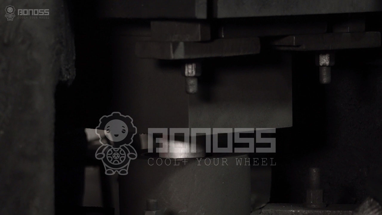 Can a 6x135 Bolt Pattern Fit Silverado 6x139.7 Spacer BONOSS Forged Active Cooling Hubcentric Aluminum Alloy Rim Spacers CHZ (10)