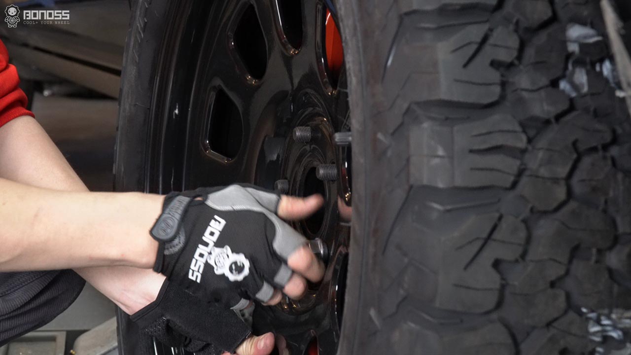 What Size Rim Spacers Come Stock on a Chevy Silverado BONOSS Forged Active Cooling Hubcentric Aluminum Alloy Rim Spacers CHZ (5)