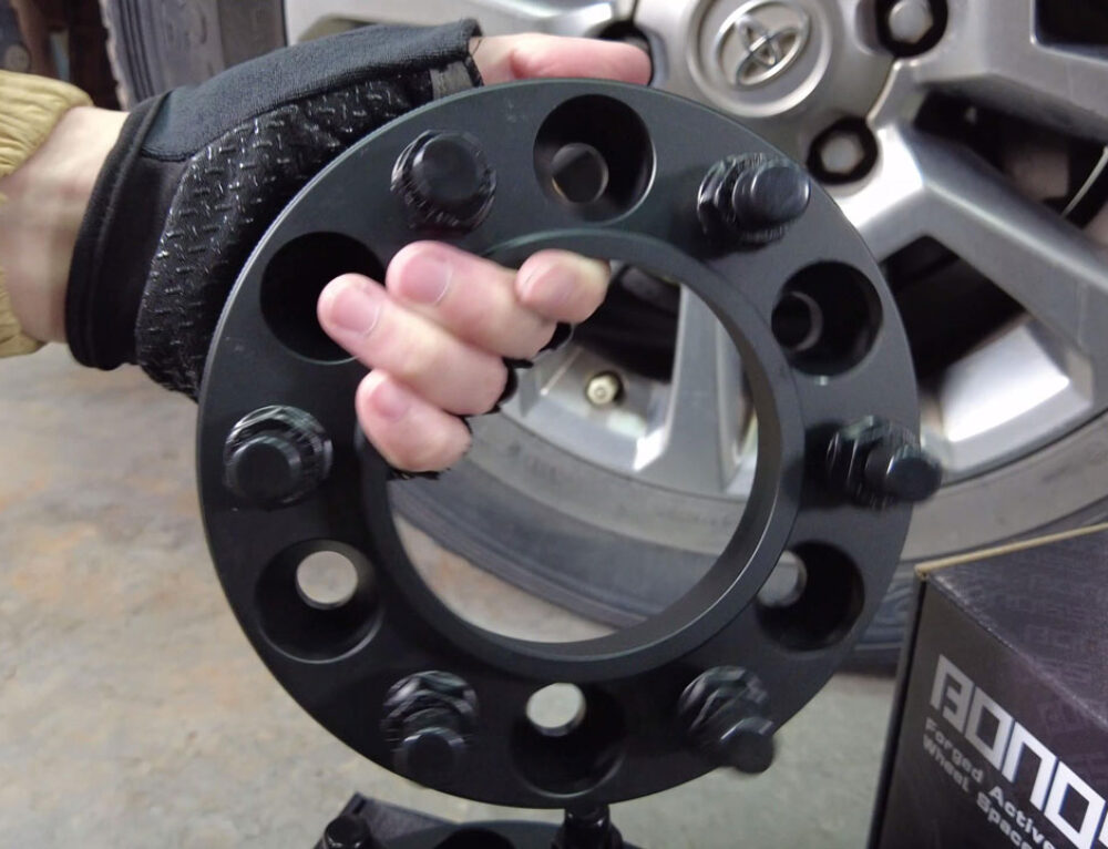 What Size and Torque are Lug Nuts on a 2025 Toyota Land Cruiser Prado?