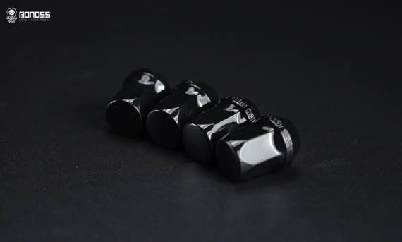 What is the Ford GT Lug Nut Size?