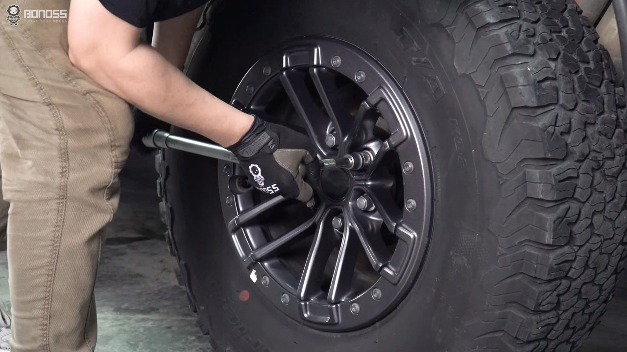 The Ultimate 2023-2025 Tesla Cybertruck Spacer Size Flush Wheel Fitment Guide BONOSS Forged Active Cooling Aluminum Hubcentric Spacers Before and After CHZ (6)