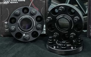 Top 5 Best FK8 Wheel Spacers for Racing - Tested By Pros BONOSS Forged Active Cooling Adapters Hubcentric Spacers Pros Before and After Example CHZ (3)