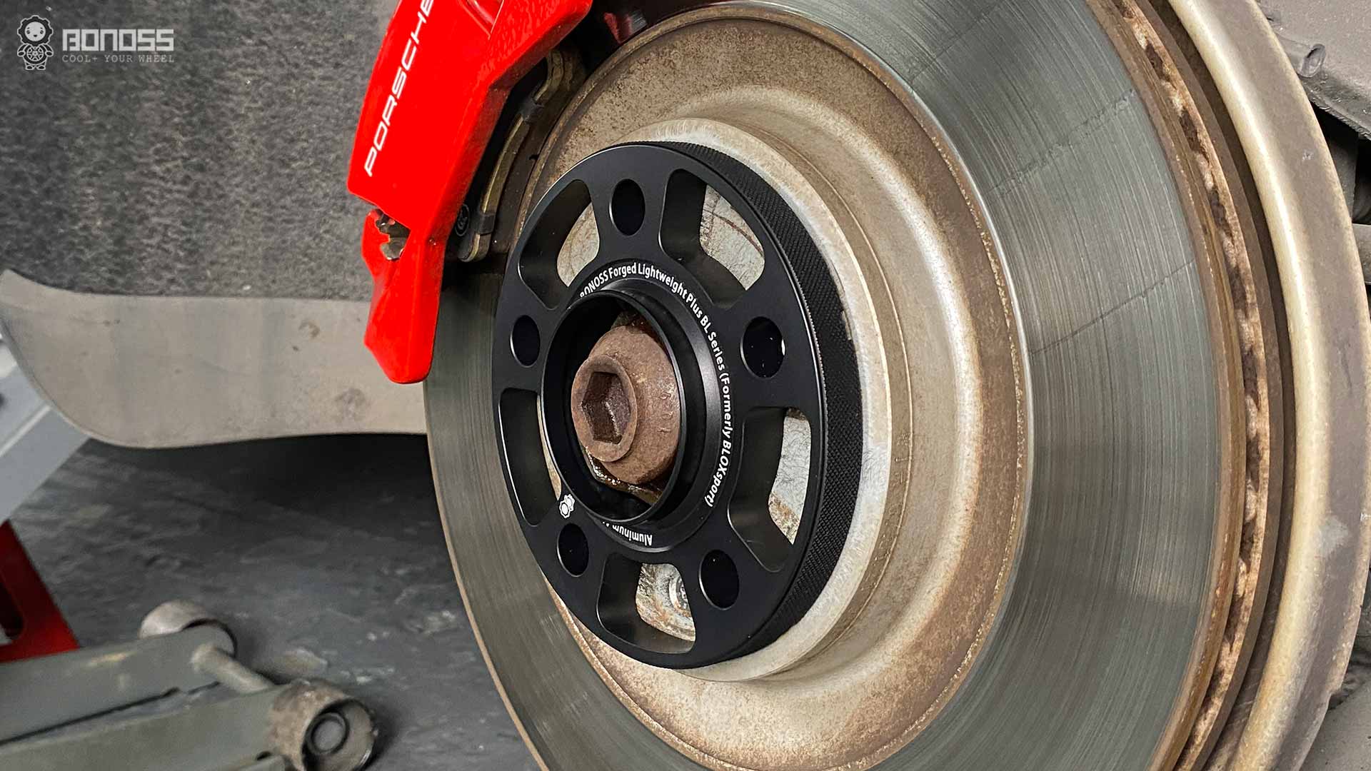 Best Porsche Macan Wheel Spacers Sizes - Tested By Pros BONOSS Forged Lightweight Plus Adapters Hubcentric Spacers Before and After CHZ (3)