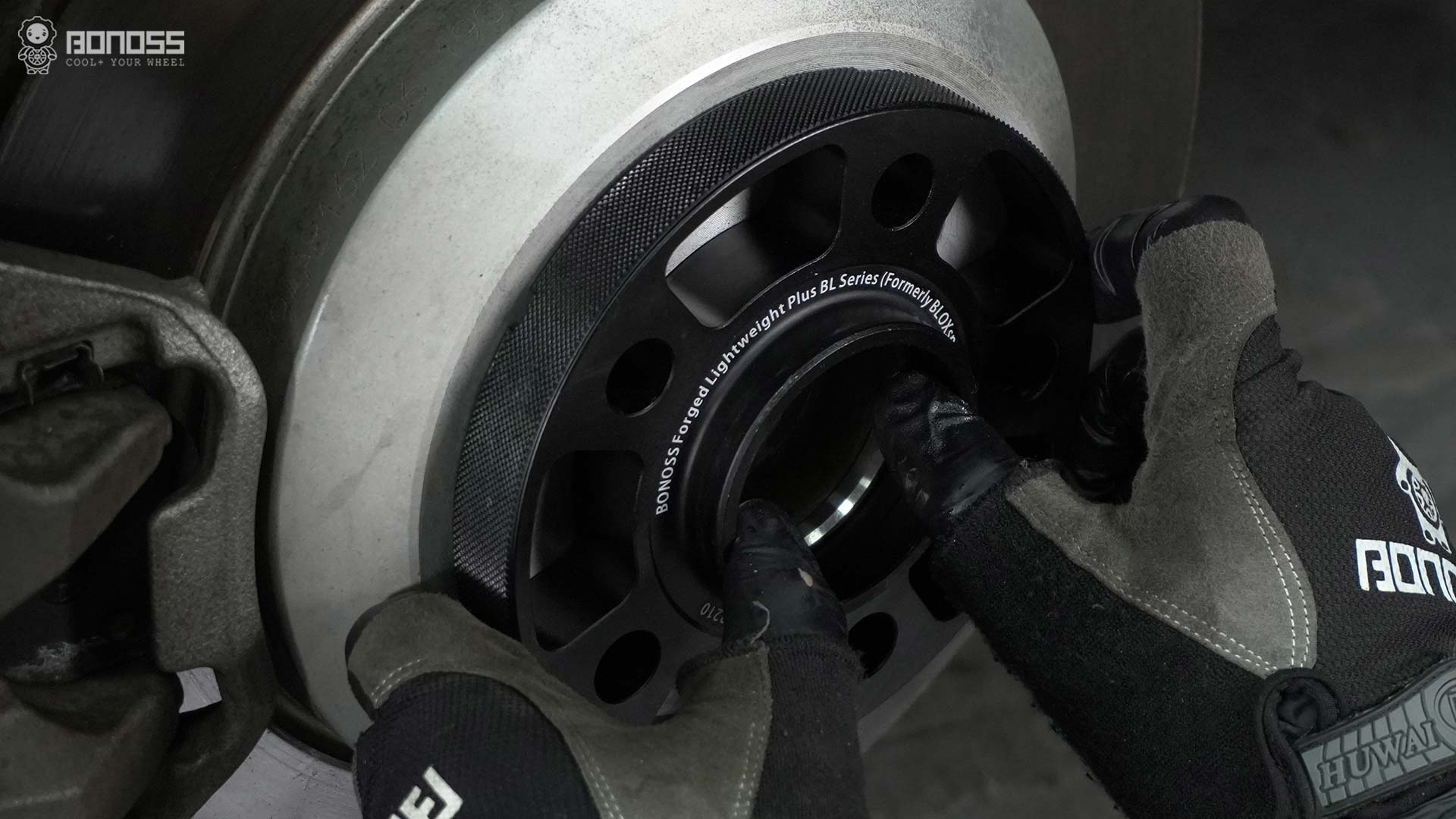 Top 5 Porsche Spacers 2025 Expert Picks BONOSS Forged Lightweight Plus Adapters Hubcentric Spacers Before and After CHZ (2)