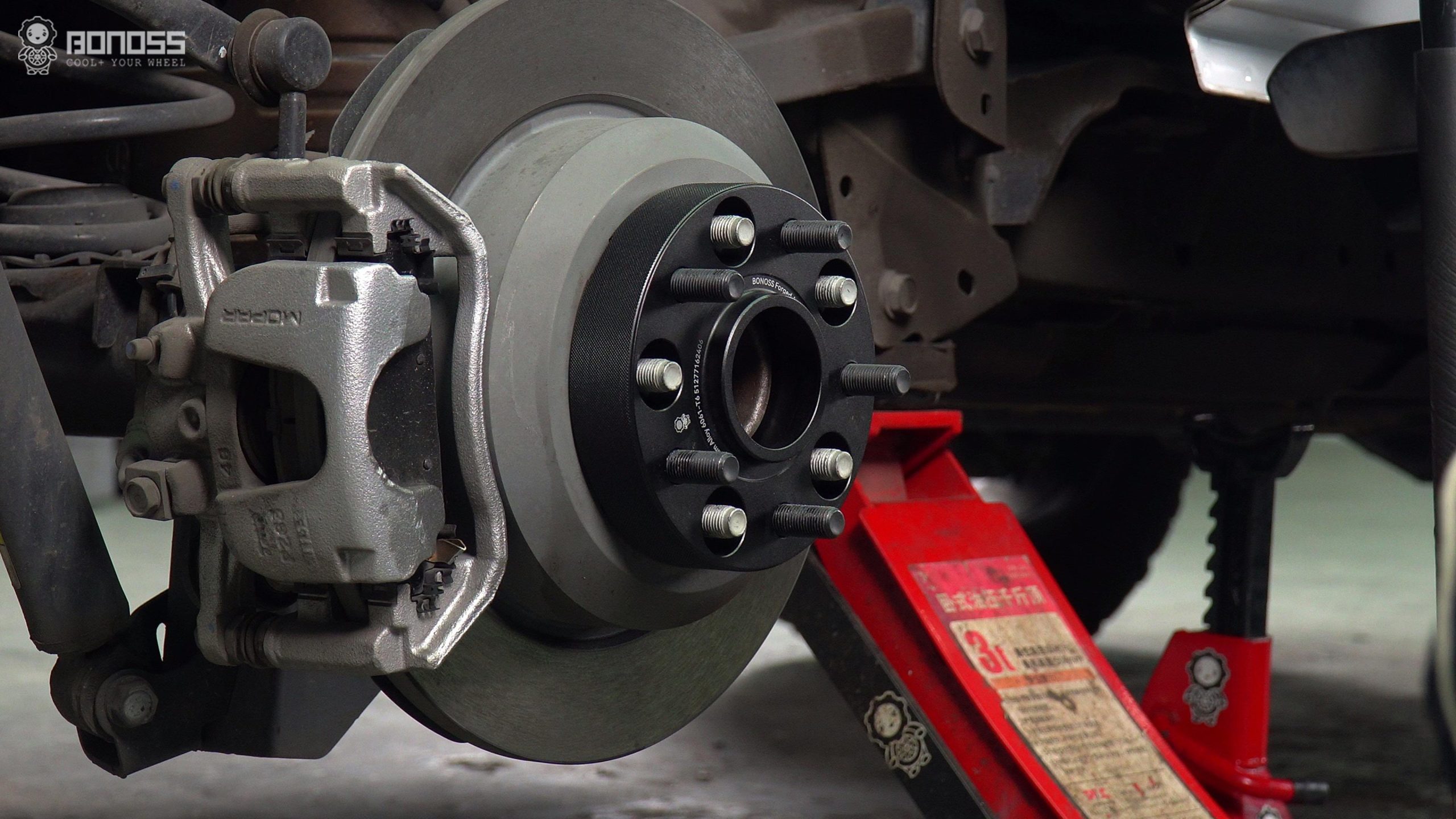 Best Jeep Wrangler JL Wheel Spacers for a Perfect Stance BONOSS Forged Active Cooling Adapters Hubcentric Spacers Pros Before and After Example (1)