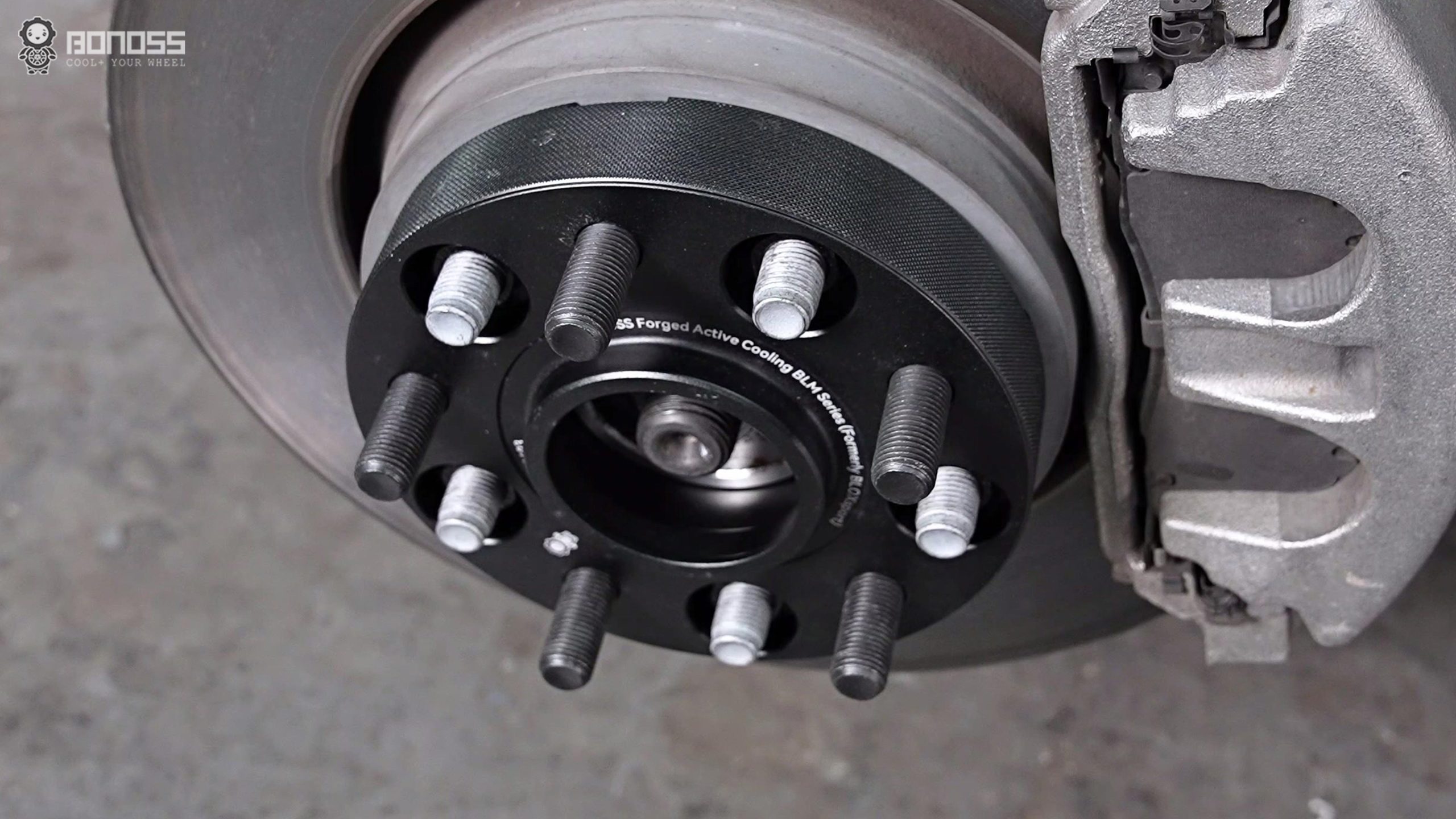 Perfect Sizes for Spacers on Jeep Wrangler (An Expert Buying Guide) BONOSS Forged Active Cooling Adapters Hubcentric Spacers Pros Before and After Example (2)