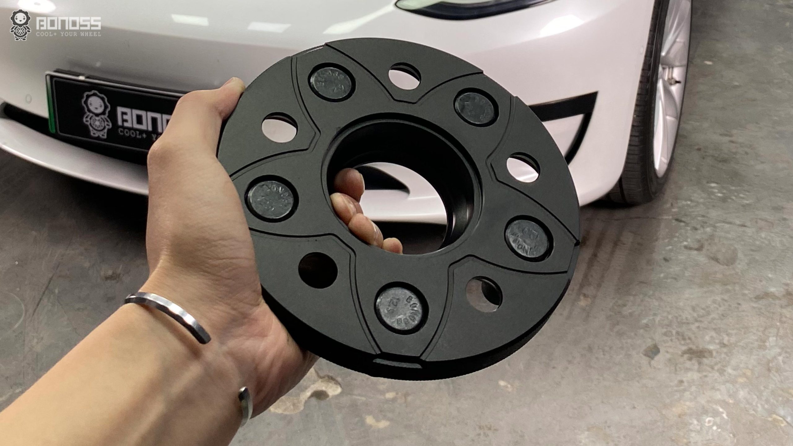 Ultimate Guide to Tesla Spacers 7 Pro Tips You Need BONOSS Forged Active Cooling Adapters Hubcentric Spacers Pros Before and After Example (3)