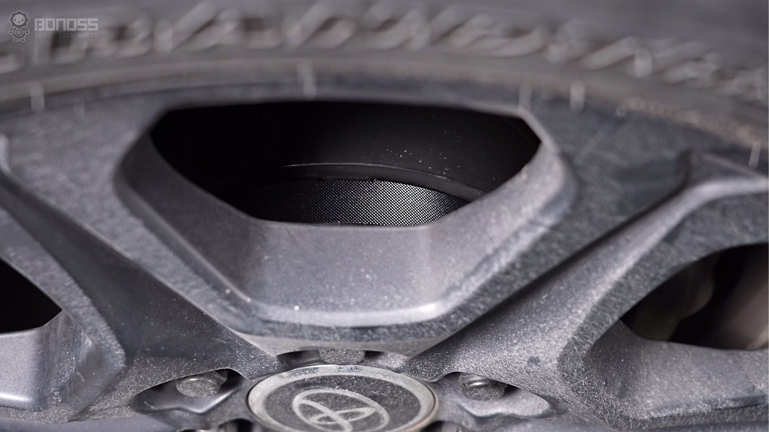 Best Toyota Tundra Wheel Spacers Safe Sizes & Offset Guide BONOSS Forged Active Cooling Adapters Hubcentric Spacers Pros Before and After Example (2)