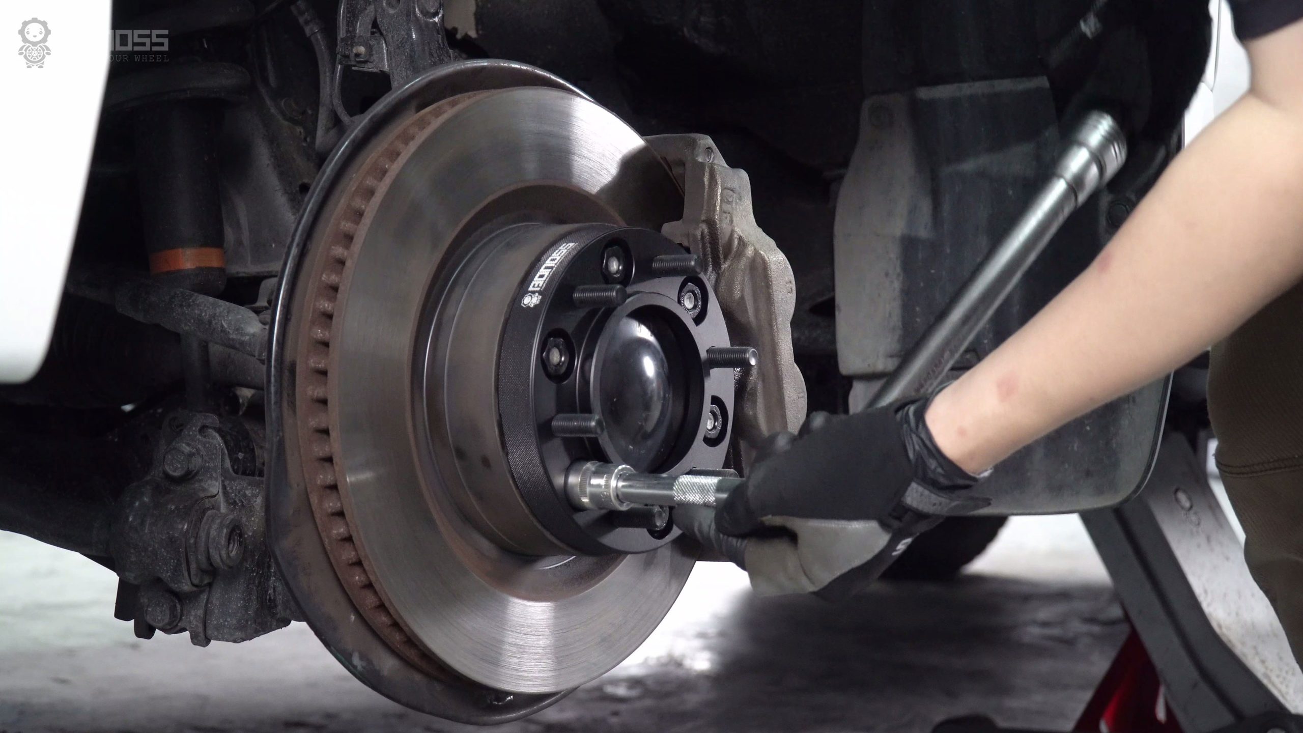 Top Picks of Toyota Tundra Wheel Spacers Steel or Aluminum BONOSS Forged Active Cooling Adapters Hubcentric Spacers Pros Before and After Example (3)