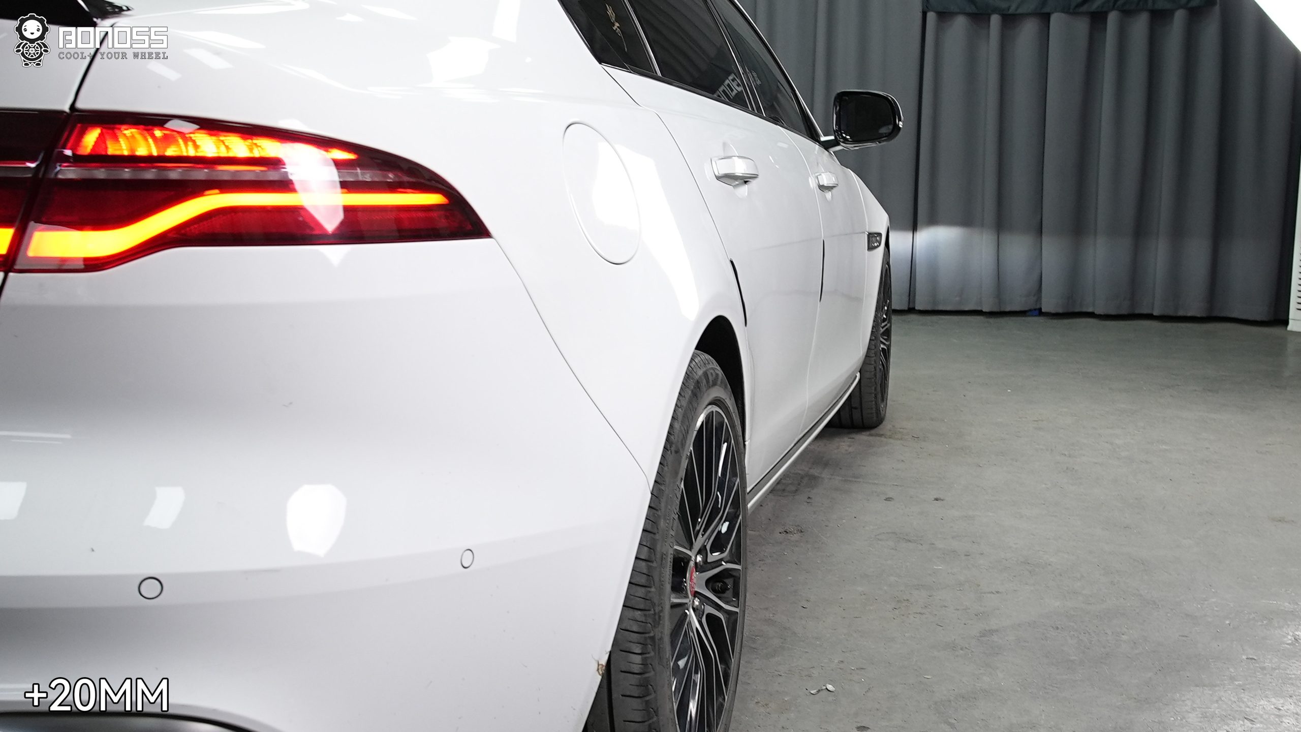 BONOSS Forged Active Cooling 2020 Jaguar XE Wheel Spacers Front 15mm Rear 20mm Before and After (6)