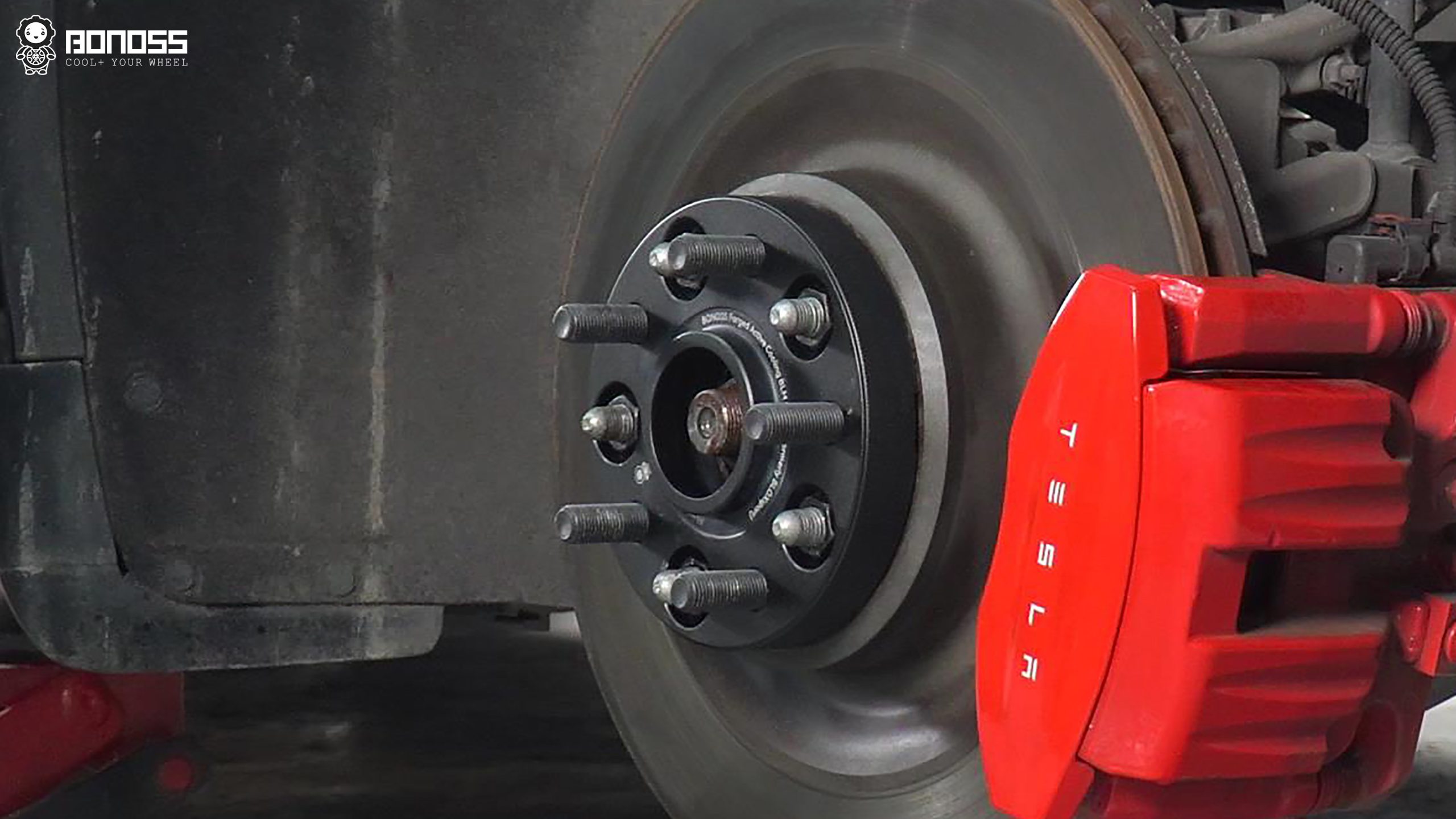 Tesla Model X Wheel Spacers Safety Steel vs. Aluminum BONOSS Forged Active Cooling Adapters Hubcentric Spacers Pros Before and After Example (2)