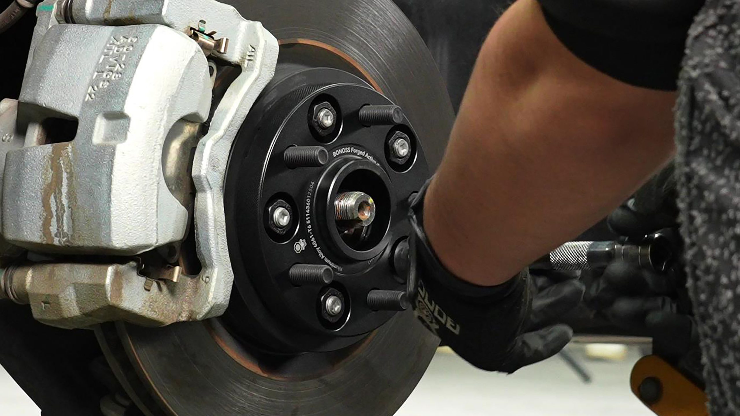 BONOSS Forged Active Cooling 2024 Toyota Avalon Wheel Spacers Front 20mm Rear 20mm Before and After (12)