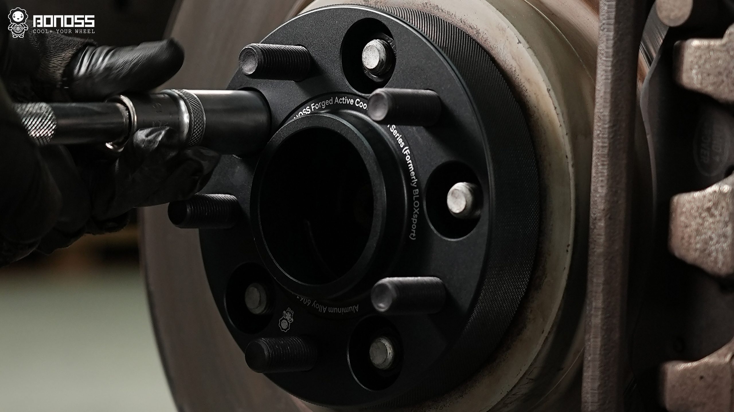 How to Torque 4x4 Wheel Spacers A 5-Step Safety Guide BONOSS Forged Active Cooling Adapters Hubcentric Spacers Pros Before and After Example (2)