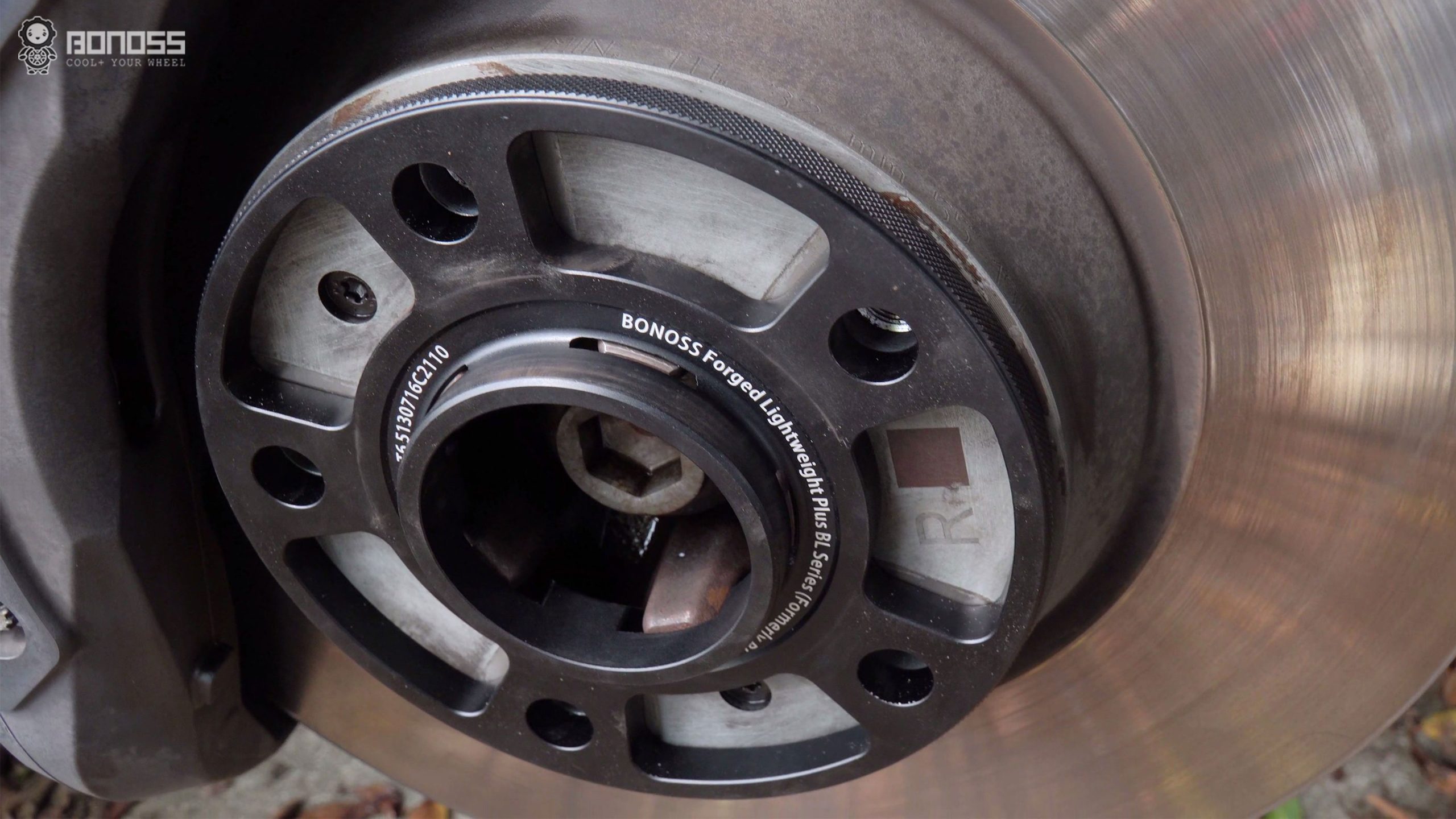 Porsche Cayenne Wheel Spacers 2026 Buyer's Guide Top Picks BONOSS Forged Lightweight Plus Adapters Hubcentric Spacers Before and After (2)