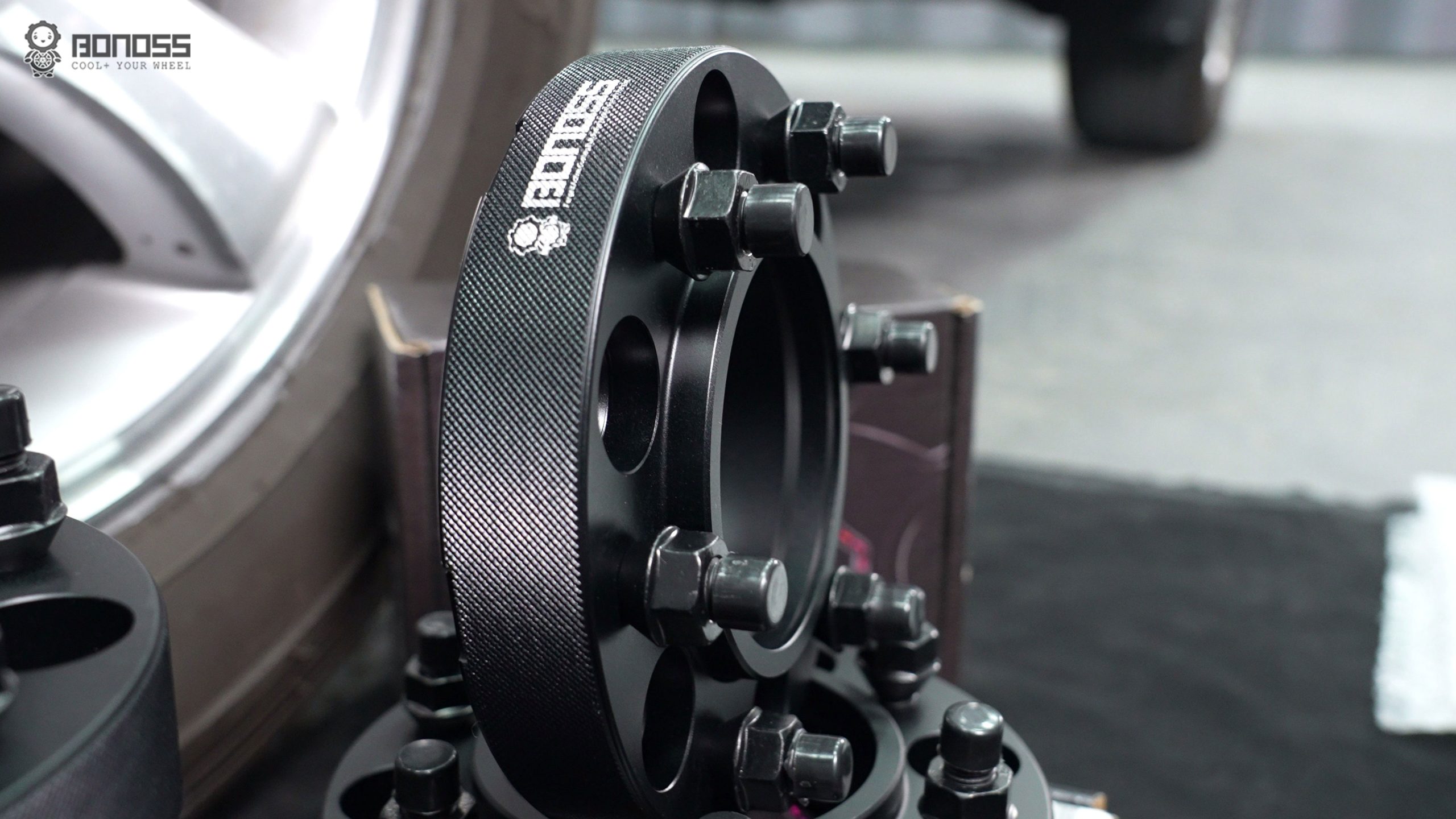 Toyota Tundra Wheel Spacers Torque Specs Pro Tips for Safe Installation BONOSS Forged Active Cooling Adapters Hubcentric Spacers Pros Before and After Example (1)