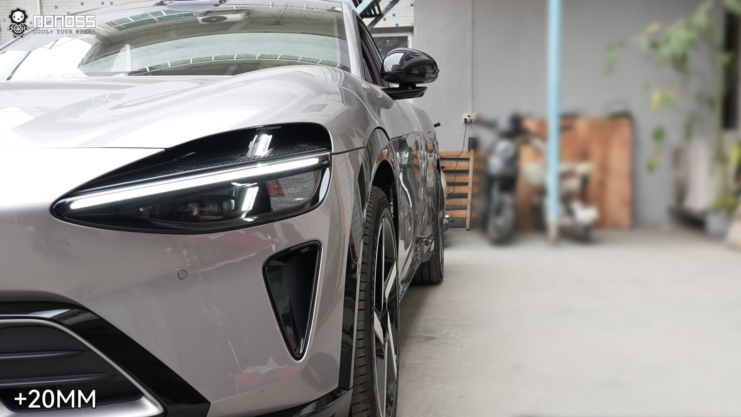 BONOSS Forged Active Cooling 2025 Xiaomi YU7 Wheel Spacers Front 20mm Rear 15mm Before and After (2)