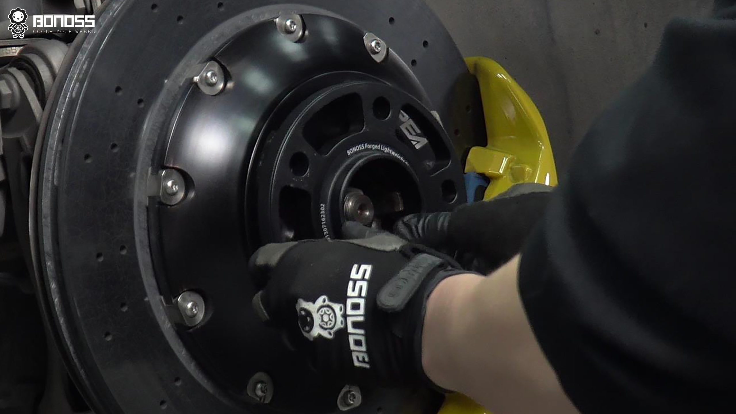 Best 996 Wheel Spacers Buyer's Guide Top Picks for Racing BONOSS Forged Lightweight Plus Adapters Hubcentric Spacers Before and After (1)