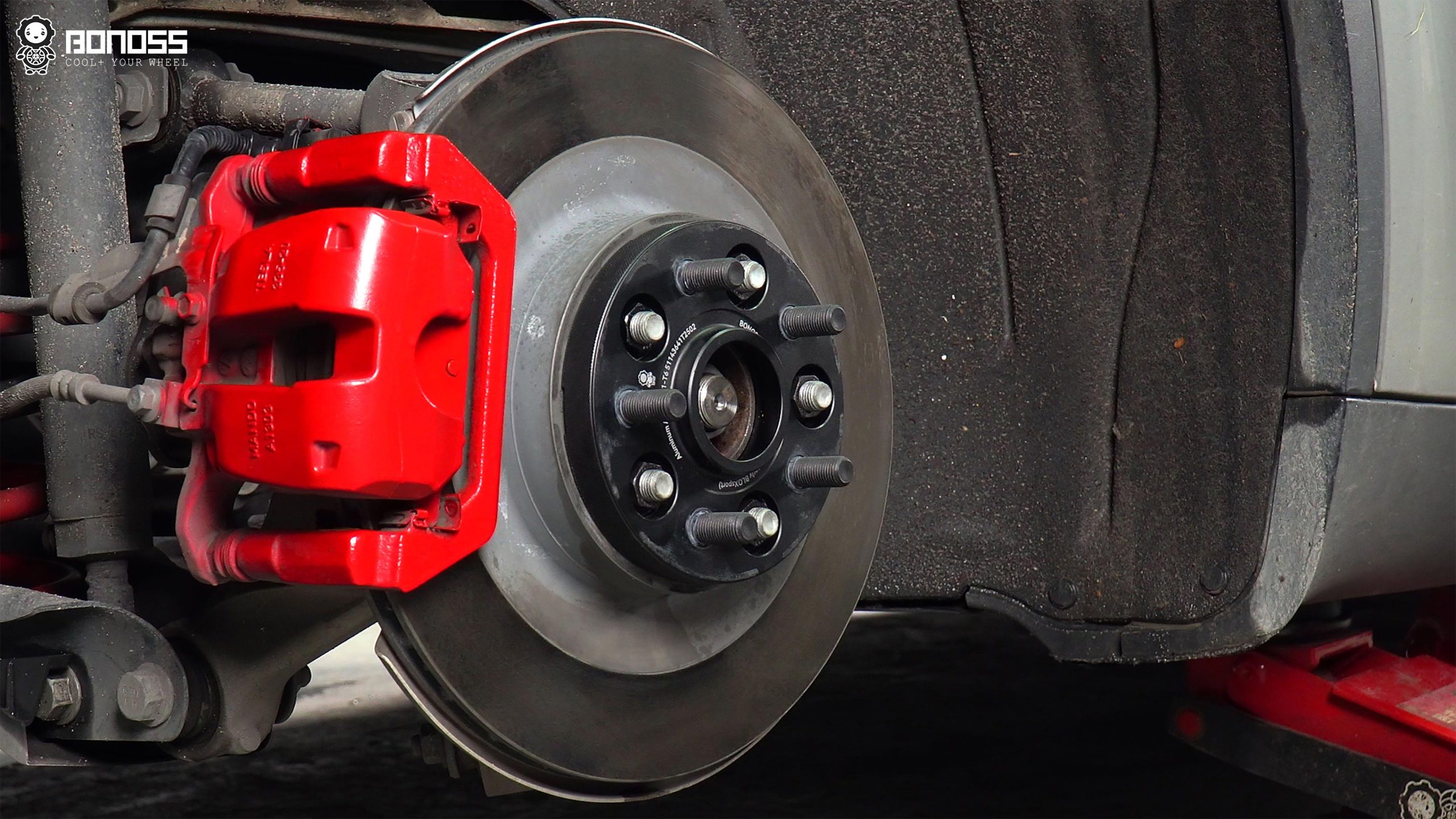 Best Tesla Model Y Wheel Spacers Prices, A Complete Guide BONOSS Forged Active Cooling Adapters Hubcentric Spacers Pros Before and After Example (1)
