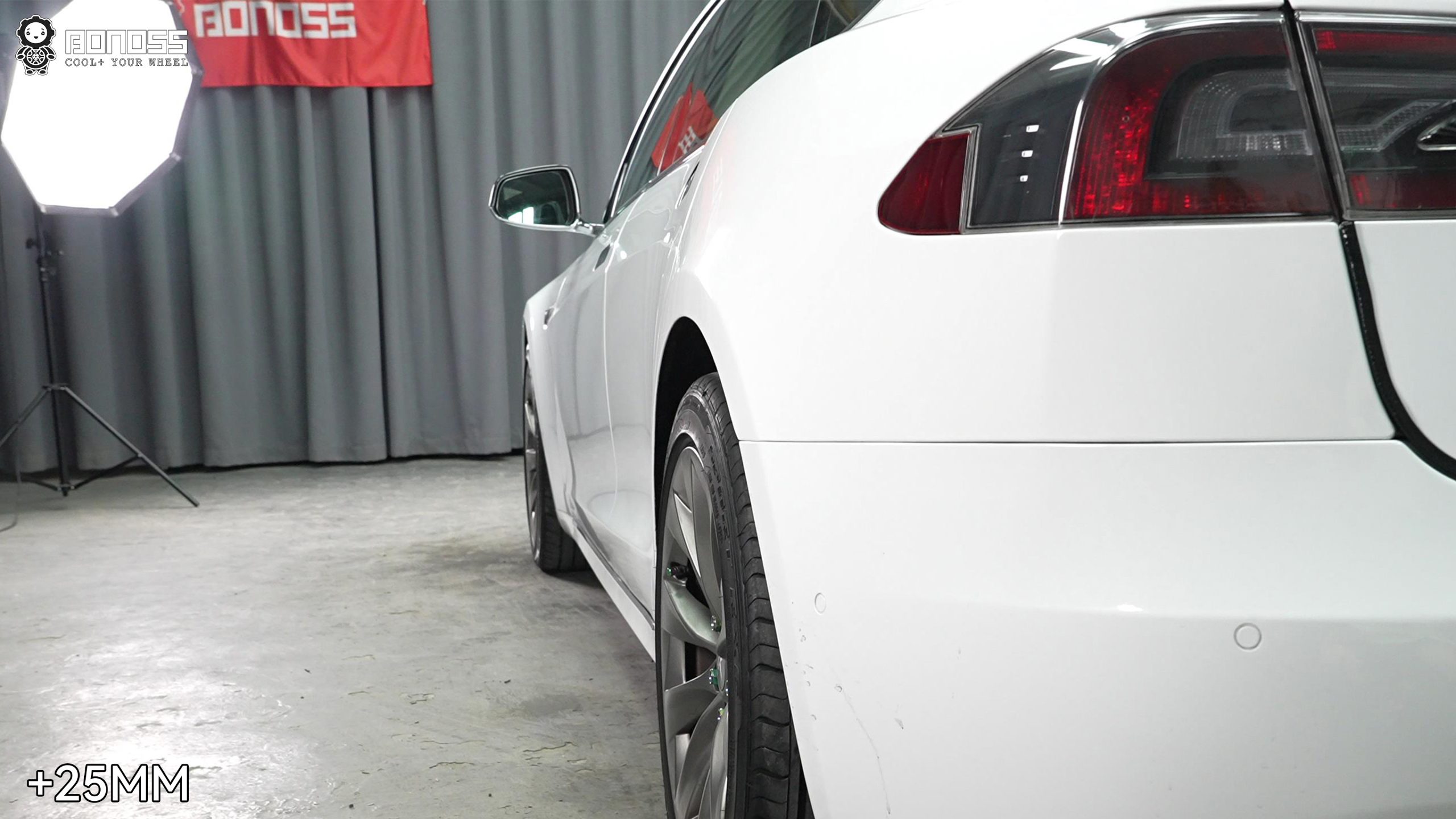 BONOSS Forged Active Cooling 2016 Tesla Model S Wheel Spacers Front 20mm Rear 25mm Before and After (5)
