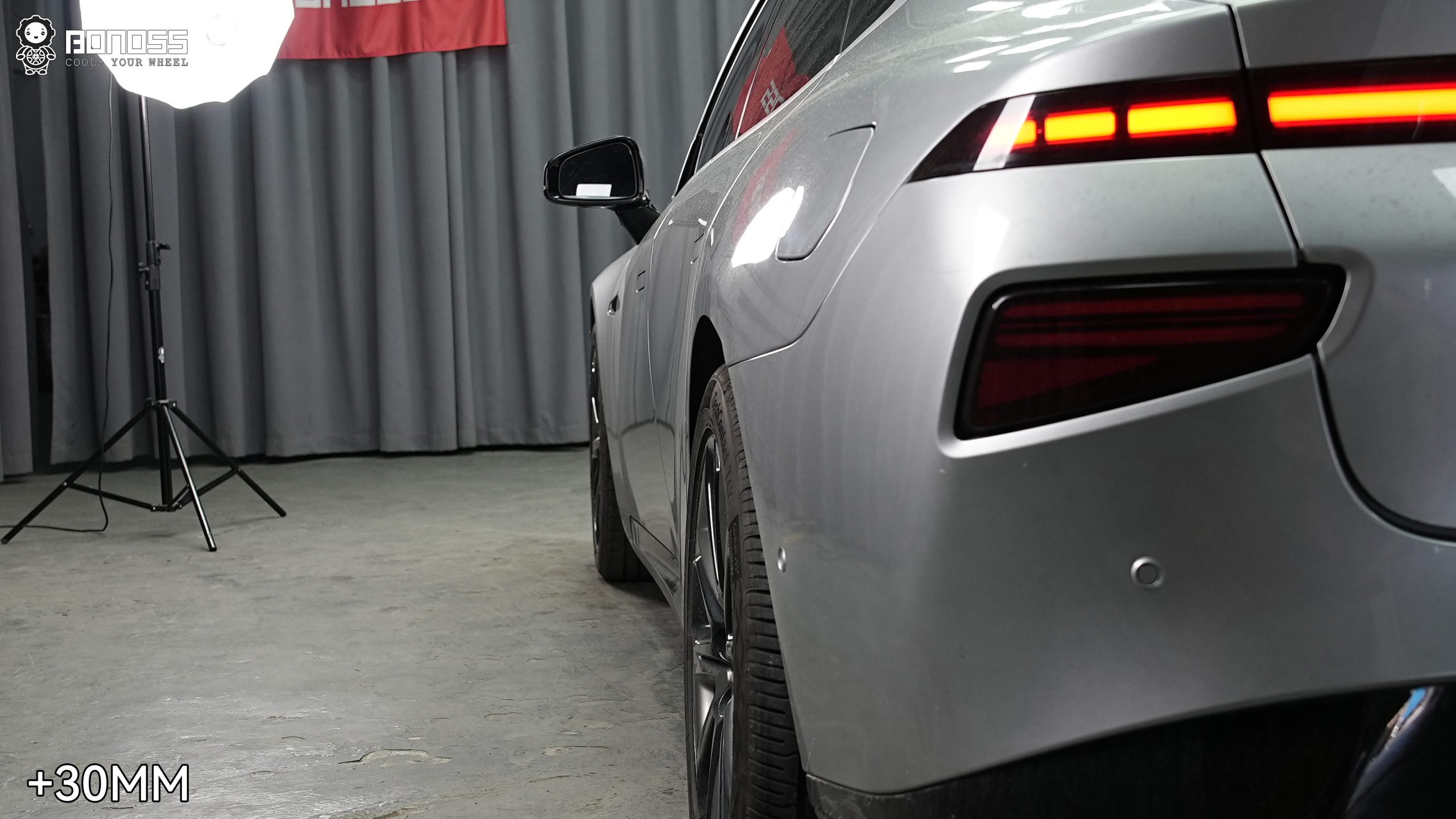 BONOSS Forged Active Cooling 2020 XPeng P7 Wheel Spacers Front 20mm Rear 30mm Before and After (5)