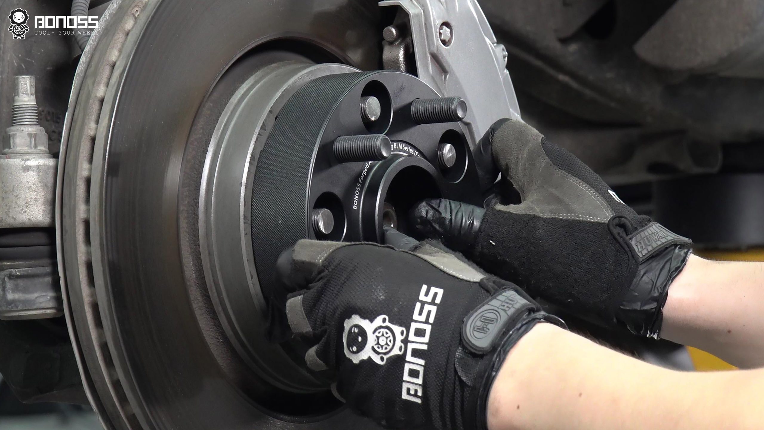 JL Wheel Spacers 101 Hub-Centric vs. Lug-Centric BONOSS Forged Active Cooling Adapters Hubcentric Spacers Pros Before and After Example (1)