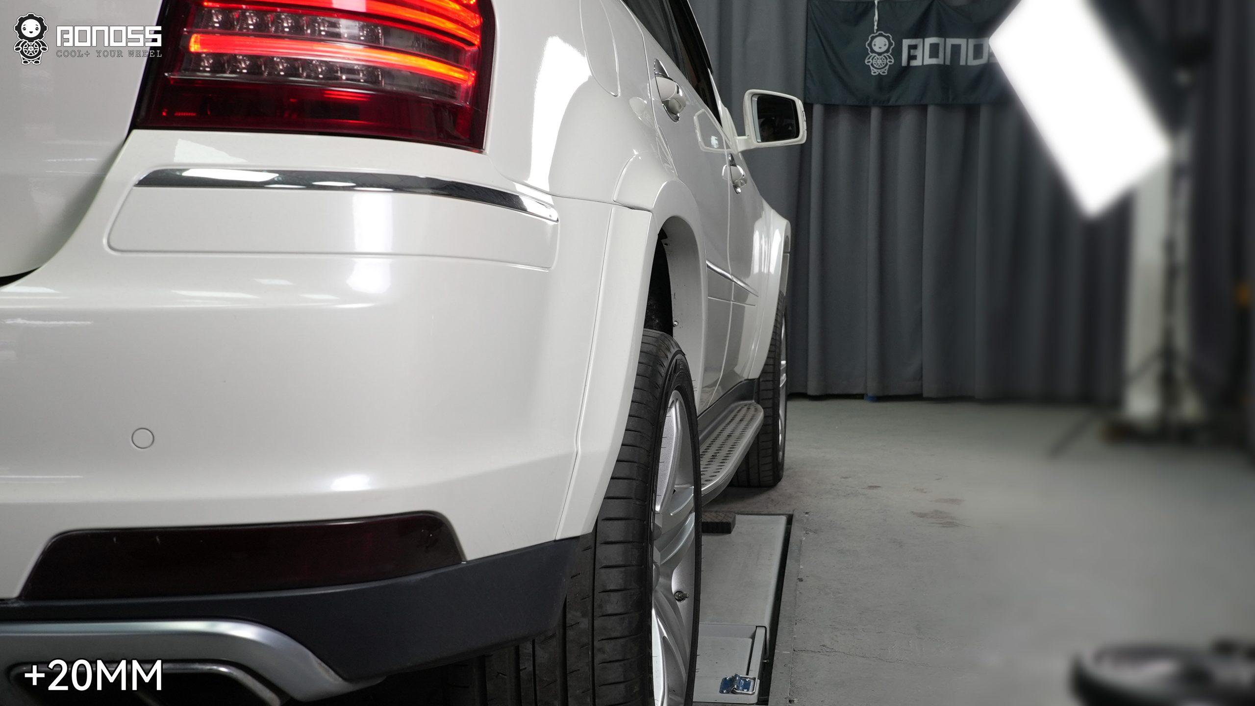 BONOSS Forged Lightweight Plus 2012 Mercedes-Benz GL-Class Wheel Spacers Front 20mm Rear 20mm Before and After (6)