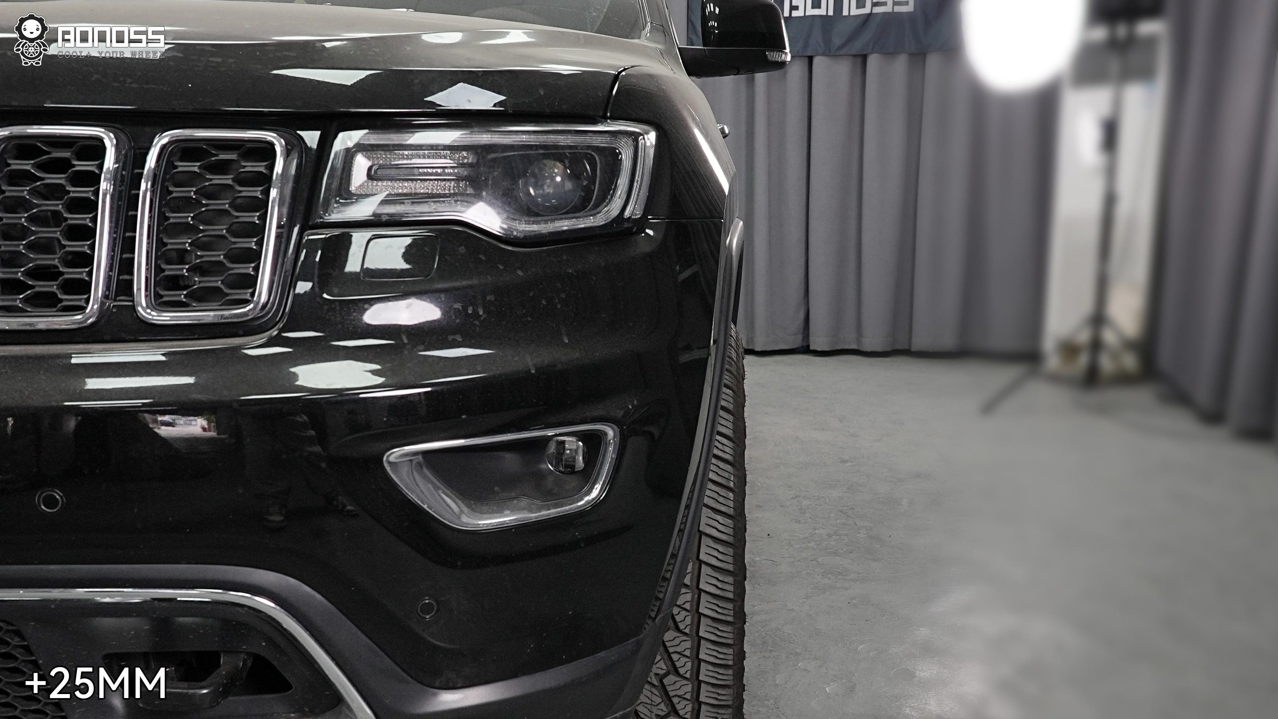 Top 2018 Jeep Grand Cherokee Wheel Spacers Steel vs. Aluminum BONOSS Forged Active Cooling Adapters Hubcentric Spacers Pros Before and After Example (1)