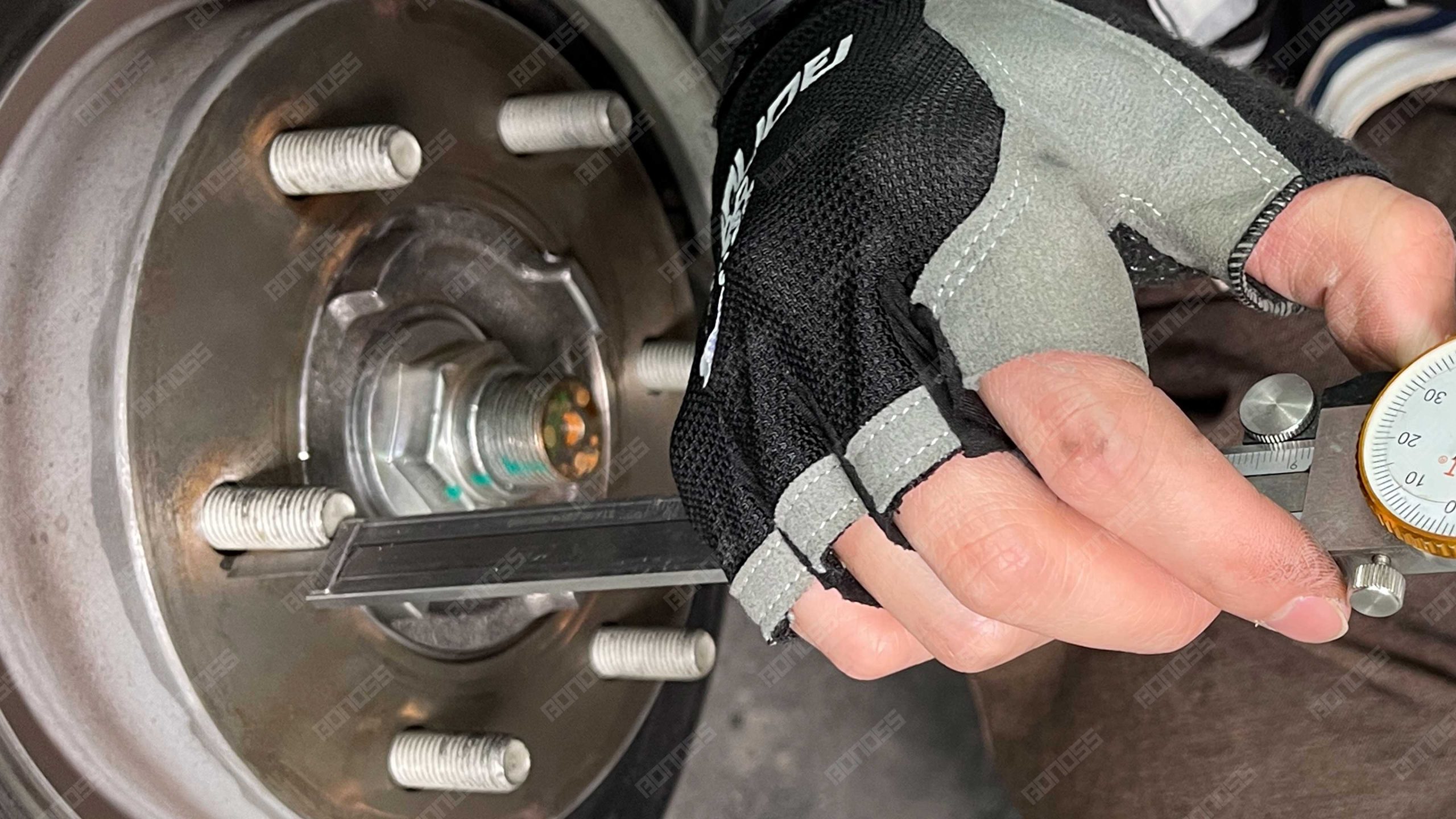 BONOSS Forged Active Cooling Hubcentric Bronco Wheel Spacers (3) Measuring the stud length data for the Ford Bronco