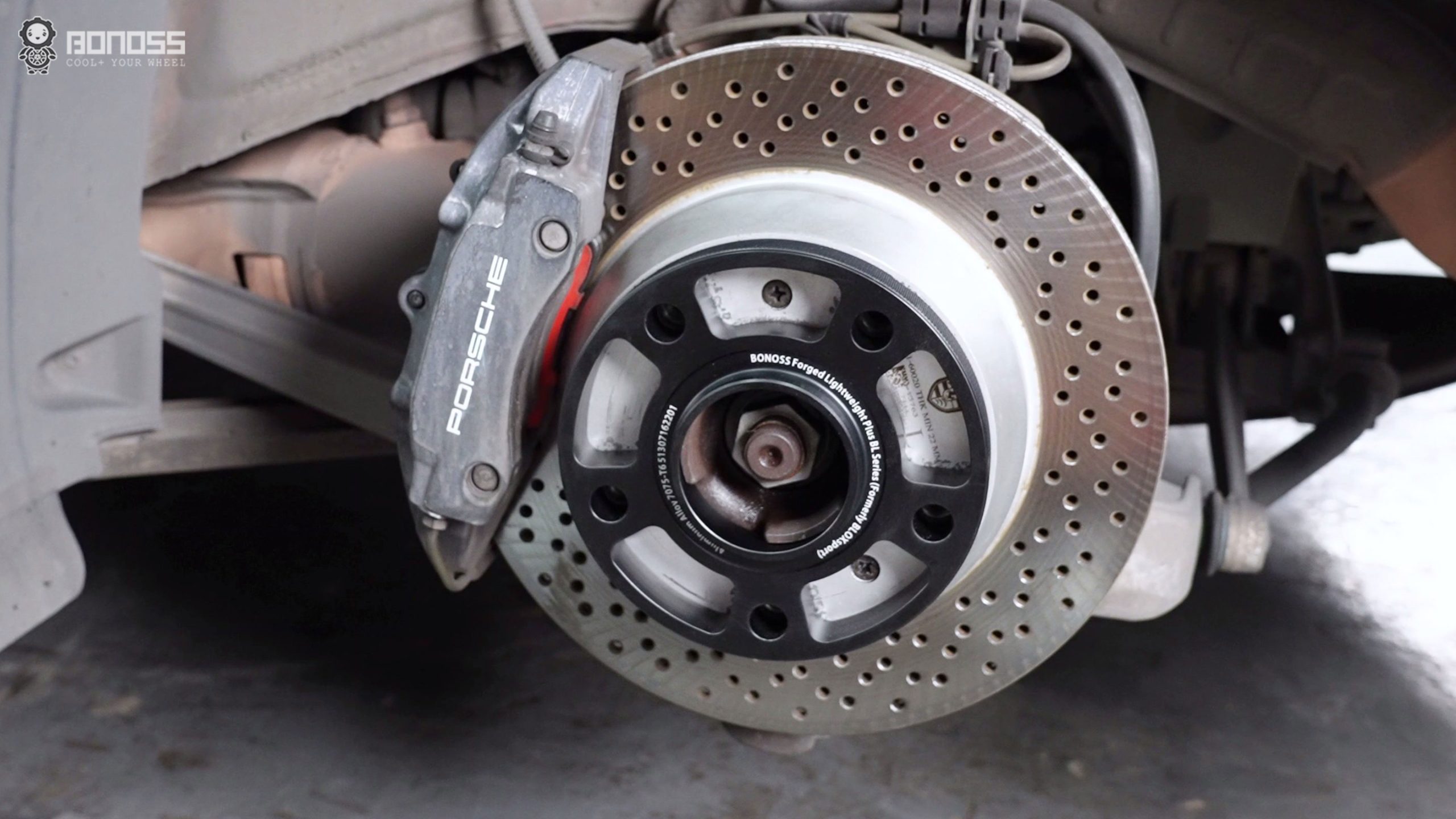 Safe Porsche Wheel Spacers Hub-Centric vs. Lug-Centric BONOSS Forged Lightweight Plus Adapters Hubcentric Spacers Before and After (2)