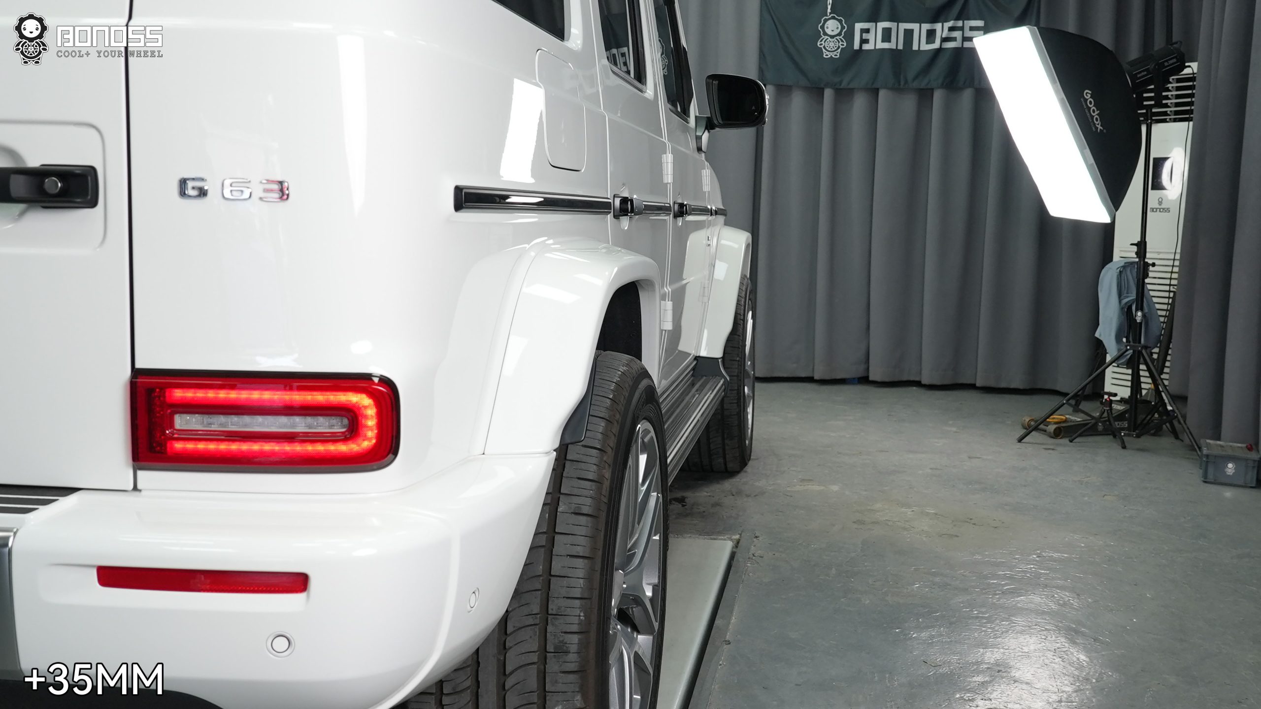 g63-w465-right-rear-wheel-after-spacer 2026 G63 right rear wheel after 35mm wheel spacer — flush stance