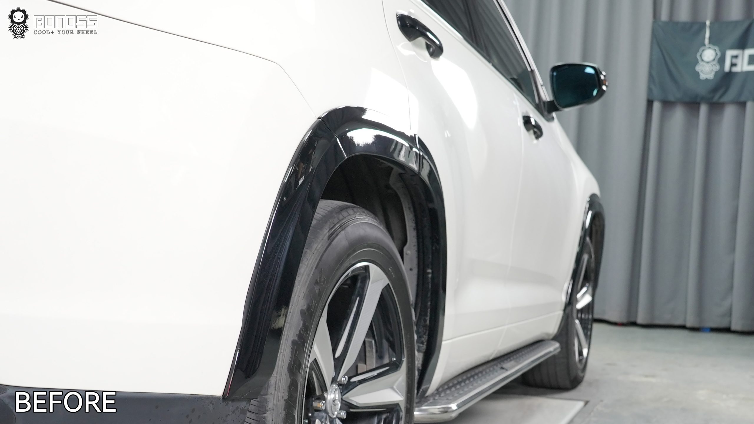 highlander-right-rear-wheel-before-spacers Right rear wheel of 2018 Toyota Highlander before 35mm wheel spacers installation